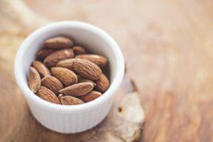 protein-in-almonds-help-lose-belly-fat